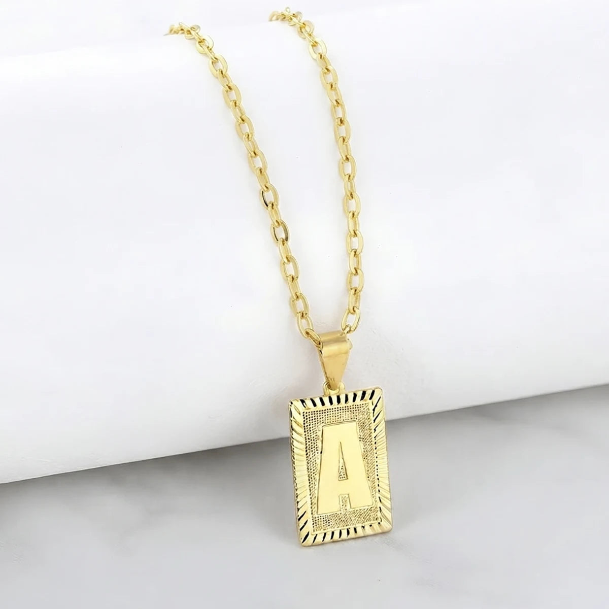 Corrente Cadeado 1,2mm e Pingente Letra Banhado a Ouro 18K