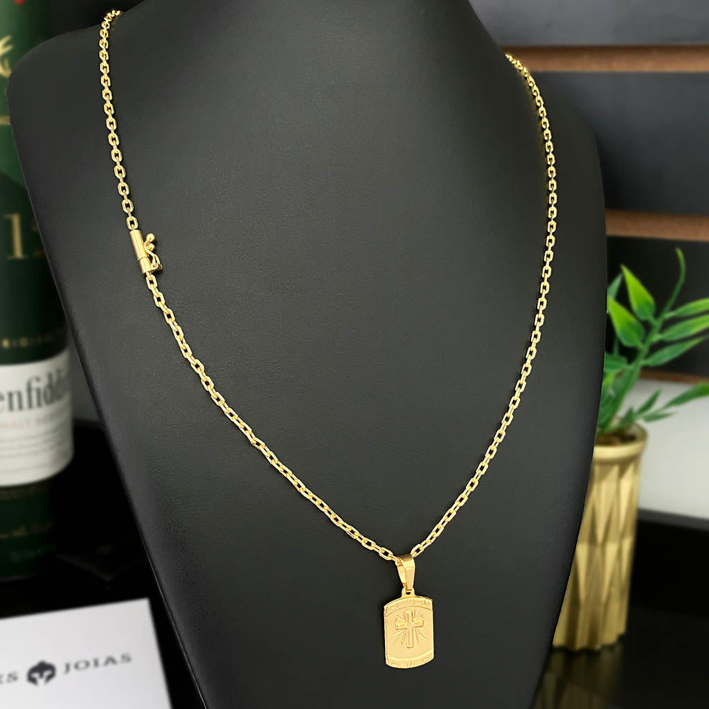 Corrente Cadeado 2mm e Pingente Cruz Placa Parafuso Banhado a Ouro 18K