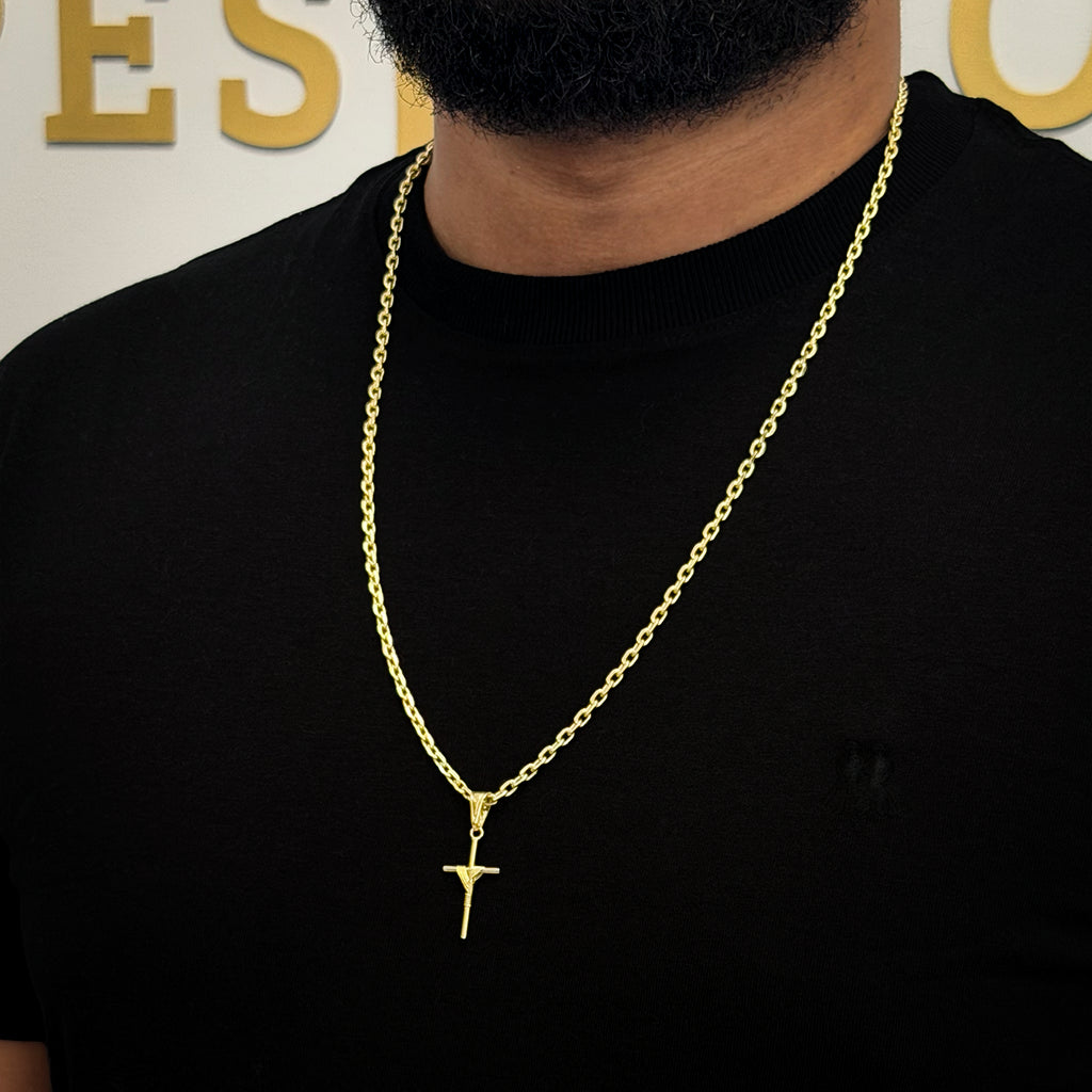 Corrente Cadeado 3mm e Pingente Cruz Palito Amarrada Banhada a Ouro 18K