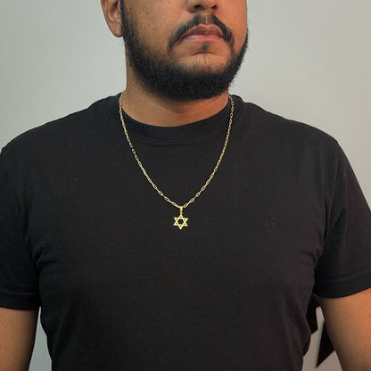 Corrente Carrier Alongada 2mm Pingente Estrela de Davi Banhado a Ouro 18K