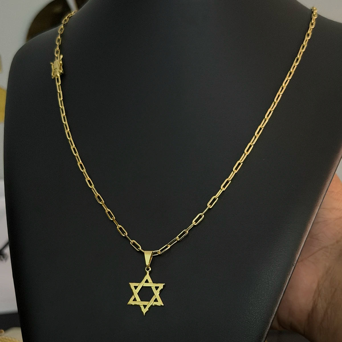 Corrente Carrier Alongada 2mm Pingente Estrela de Davi Banhado a Ouro 18K