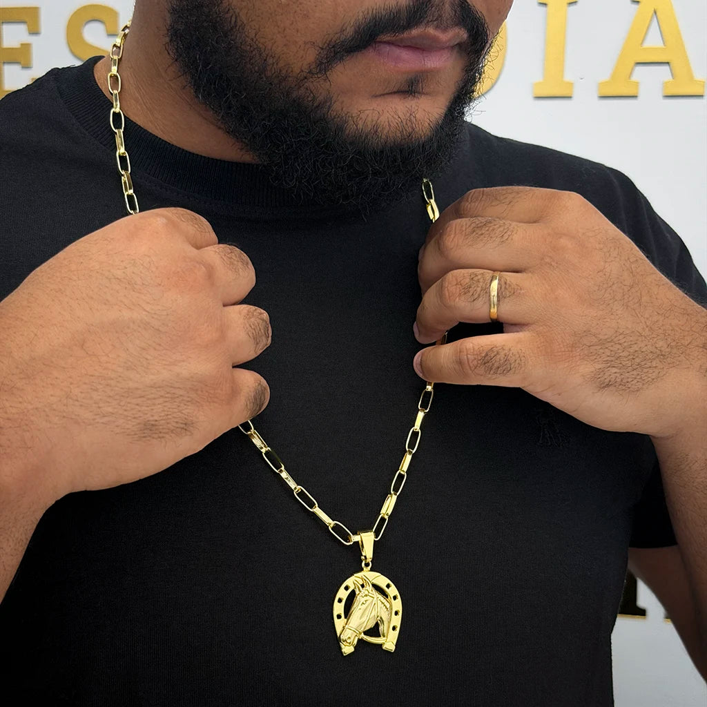 Corrente Elo Alongado 5mm e Pingente Cavalo Ferradura Banhado a Ouro 18K