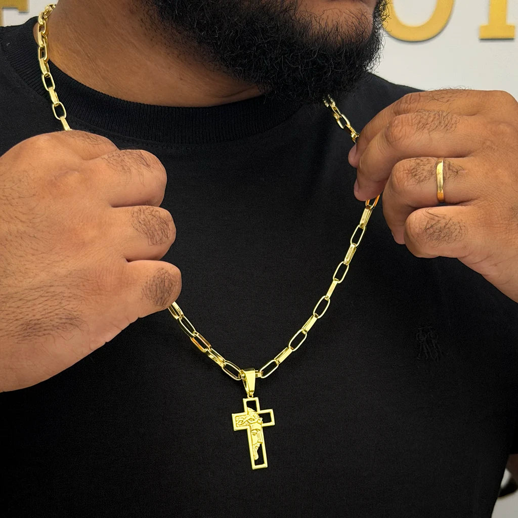 Corrente Elo Alongado 5mm e Pingente Cruz Rosto de Cristo Vazada Banhado a Ouro 18K