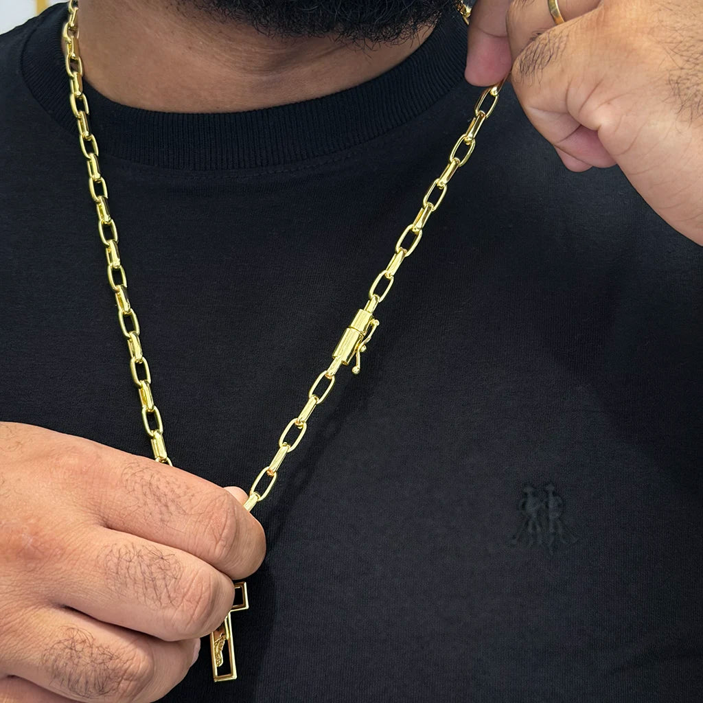 Corrente Meia Cana 6mm e Pingente Cruz Face Banhado a Ouro 18K