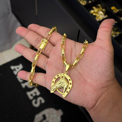 Corrente Meia Cana Dupla 6mm e Pingente Cavalo Ferradura Banhado a Ouro 18K
