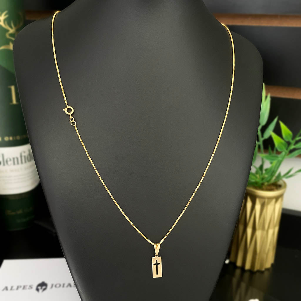 Corrente Veneziana 1mm e Pingente Cruz Placa Vazada Banhado a Ouro 18K