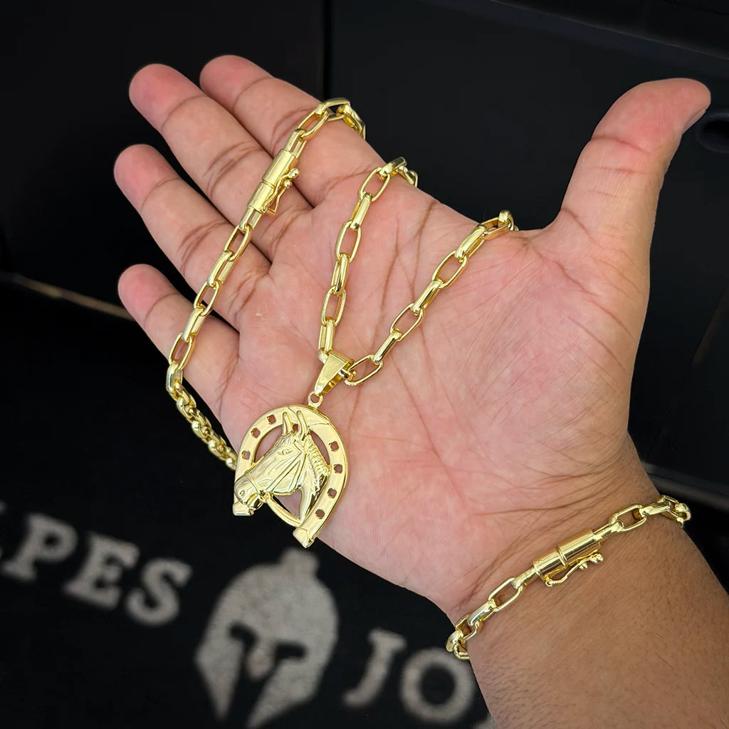 Corrente e Pulseira Meia Cana 6mm e Pingente Cavalo Banhado a Ouro 18K