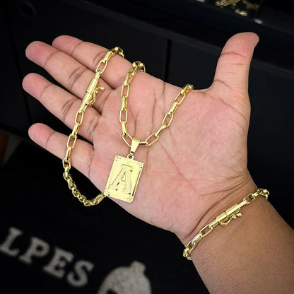 Corrente e Pulseira Meia Cana 6mm e Pingente Letra Banhado a Ouro 18K