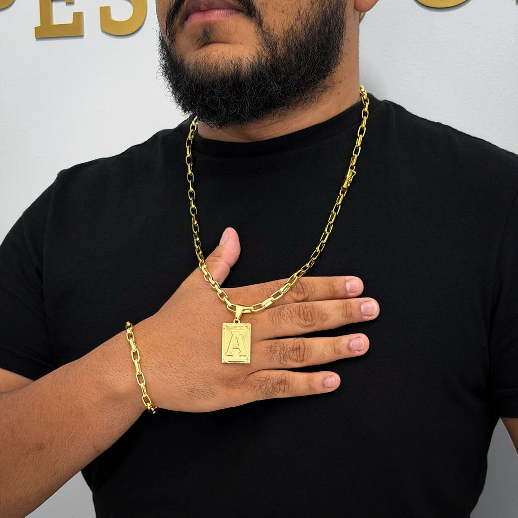 Corrente e Pulseira Meia Cana 6mm e Pingente Letra Banhado a Ouro 18K