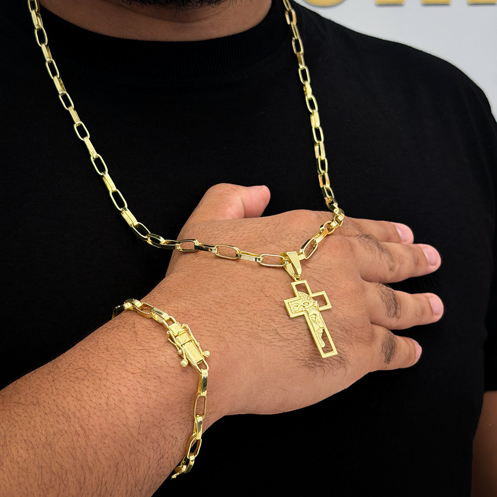 Kit Corrente e Pulseira Elo Alongado 5mm e Pingente Cruz Rosto Banhado a Ouro 18K