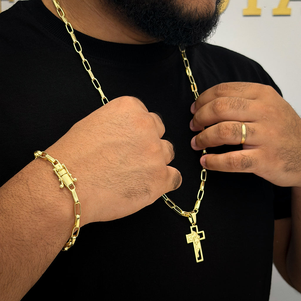 Kit Corrente e Pulseira Elo Alongado 5mm e Pingente Cruz Rosto Banhado a Ouro 18K