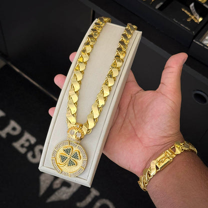 Kit Corrente e Pulseira Friso S 13mm e Pingente Trevo Banhado a Ouro 18K