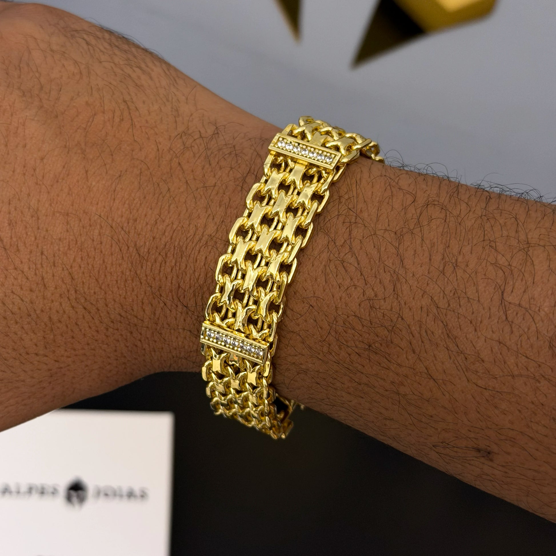 Pulseira Bismark Cravejada 16mm Banhado a Ouro 18K