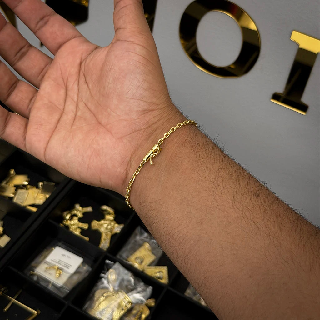 Pulseira Cadeado 2mm Banhado a Ouro 18K