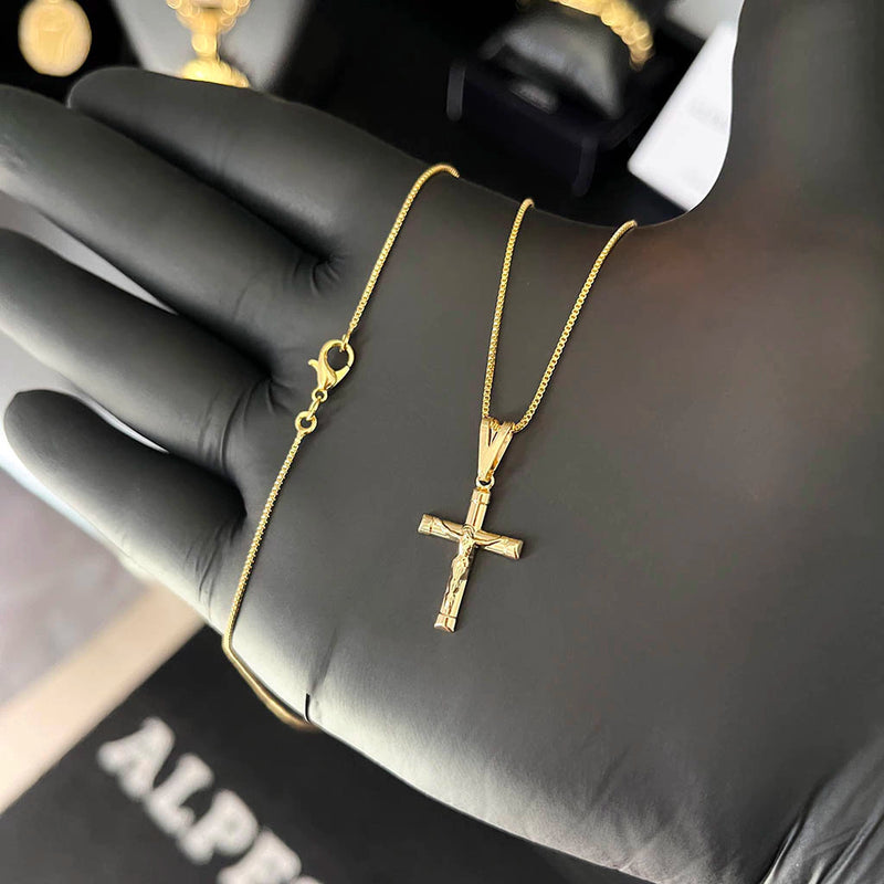 Corrente Veneziana 1mm e Pingente Crucifixo Clássico Banhado a Ouro 18K